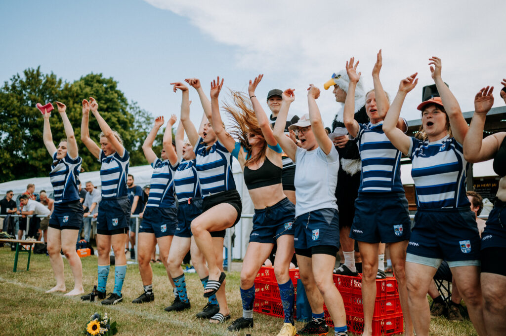 Jubelnde Spielerinnen beim Schietwettercup